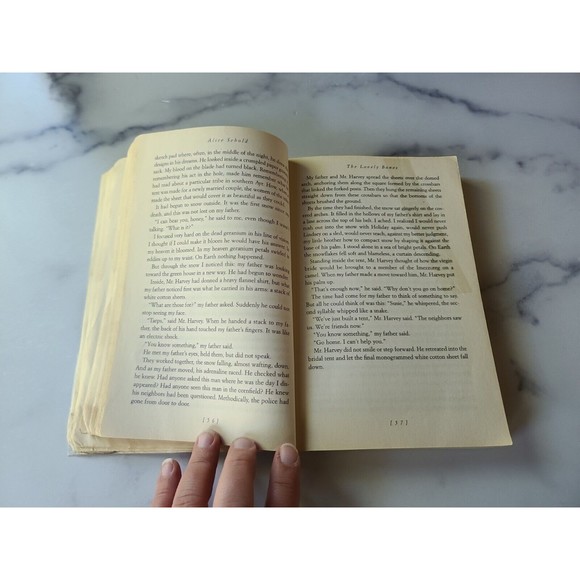 The Lovely Bones by Alice Sebold (2004, Trade Paperback, Reprint) - Picture 7 of 10